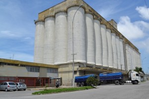 Obra vai proporcionar mais agilidade e economia nos descarregamentos - Foto: Juliana Brum